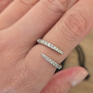 Elegant Silver Women's Ring
